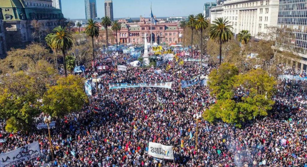 Movilización a Plaza de Mayo "Argentina con Cristina" - junio 2025