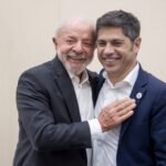 Kicillof participó en Barcelona de un foro internacional y cuestionó el rumbo económico de Milei